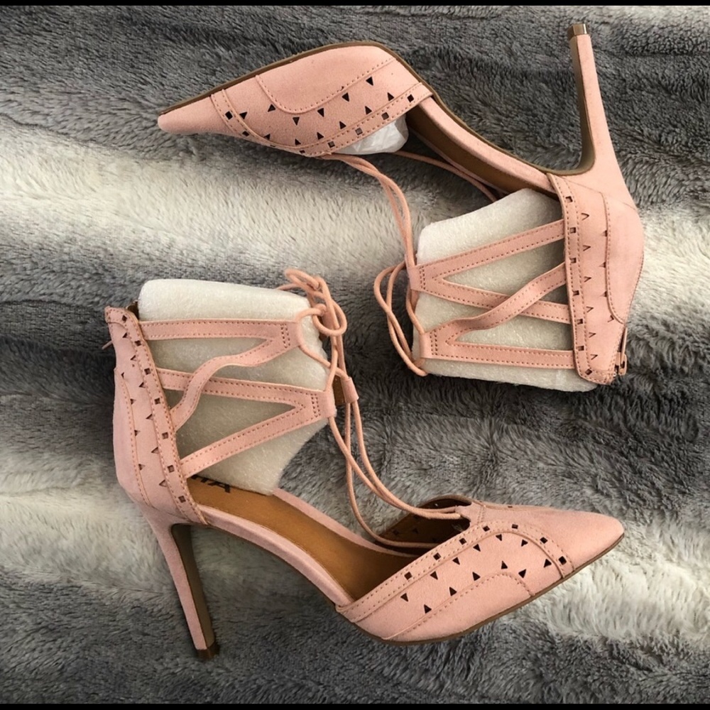 Mia Pumps